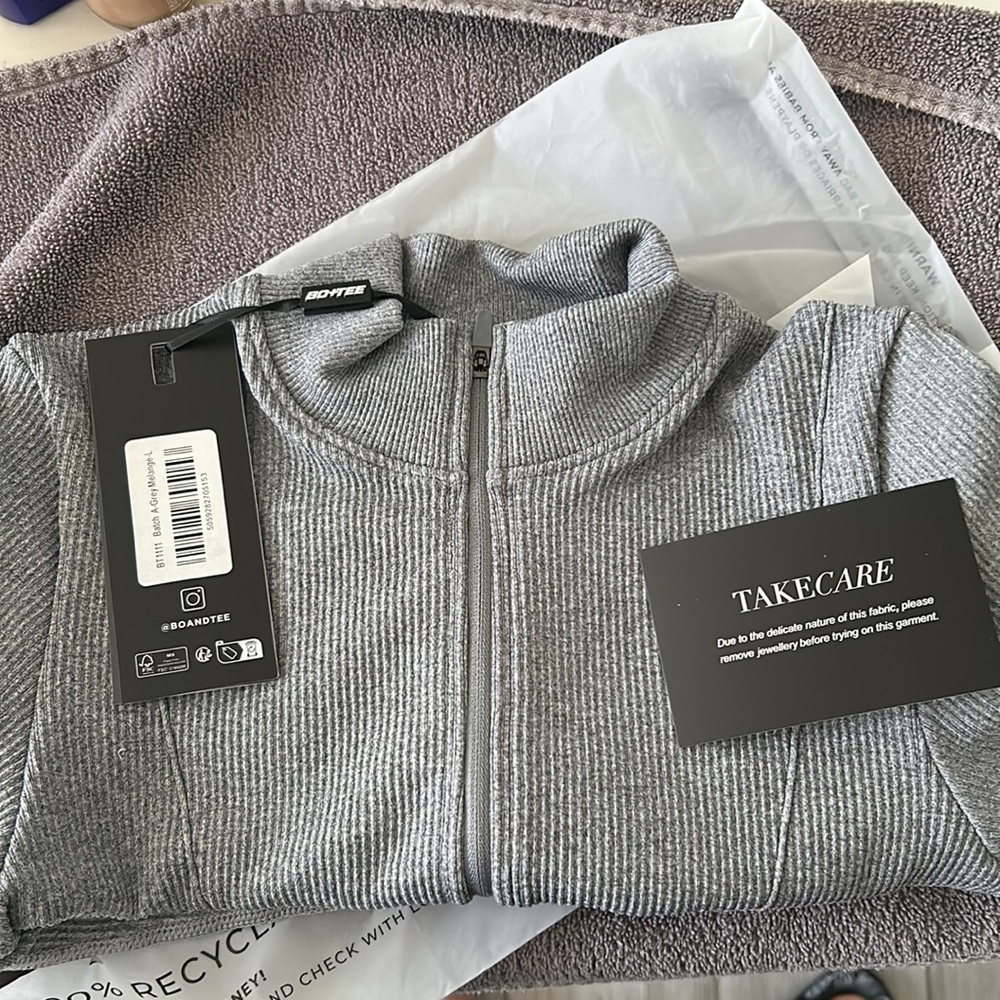 Bo+Tee FlexiRib Cropped Jacket in Grey